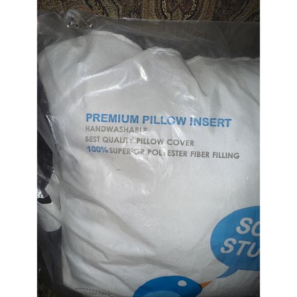 Soft Stuff Premium Pillow Form Soft Insert For Throw Pillow New In Package 16x16 - Picture 3 of 5